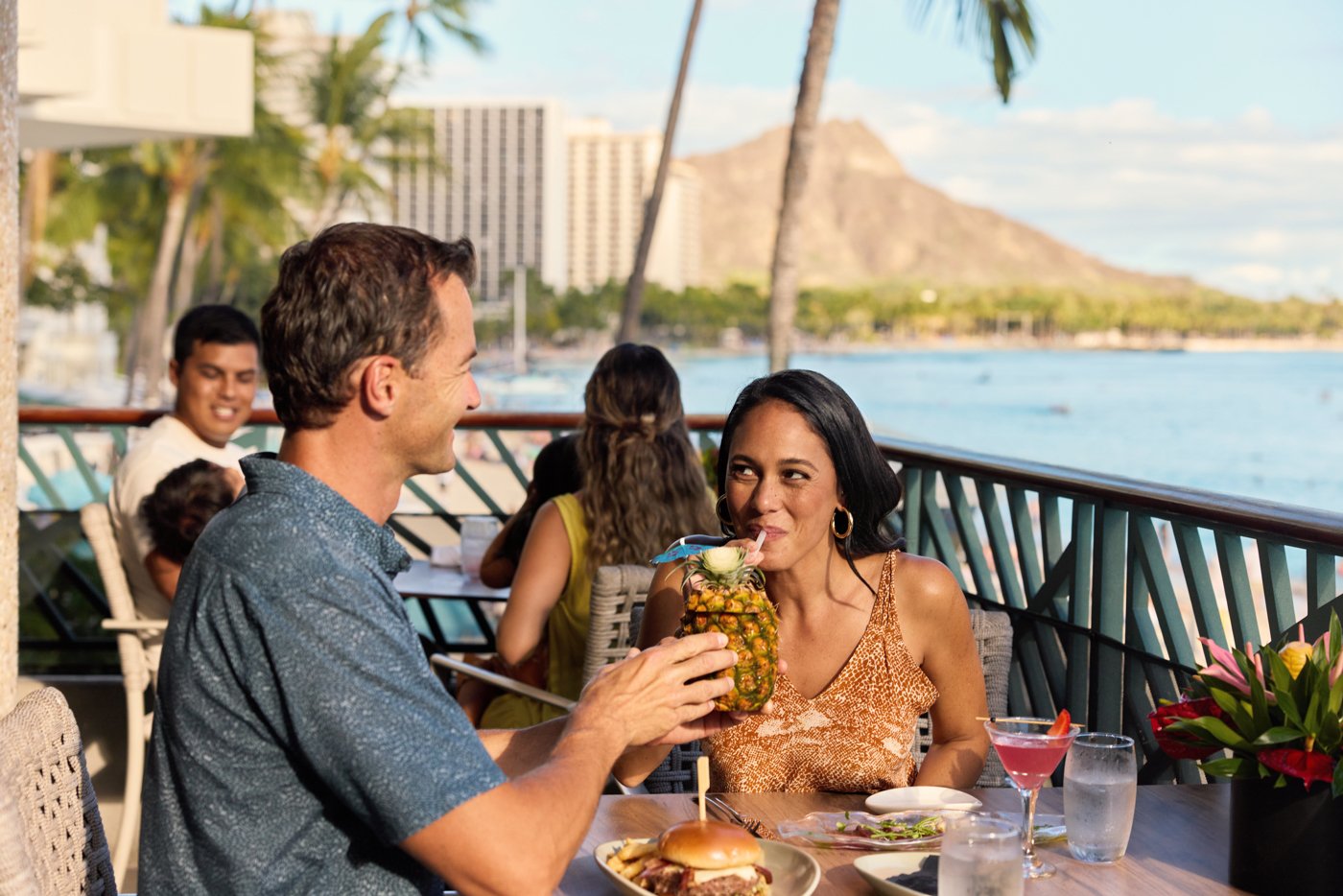 OUTRIGGER Waikiki Beach Resort | Voyager47 Club Lounge