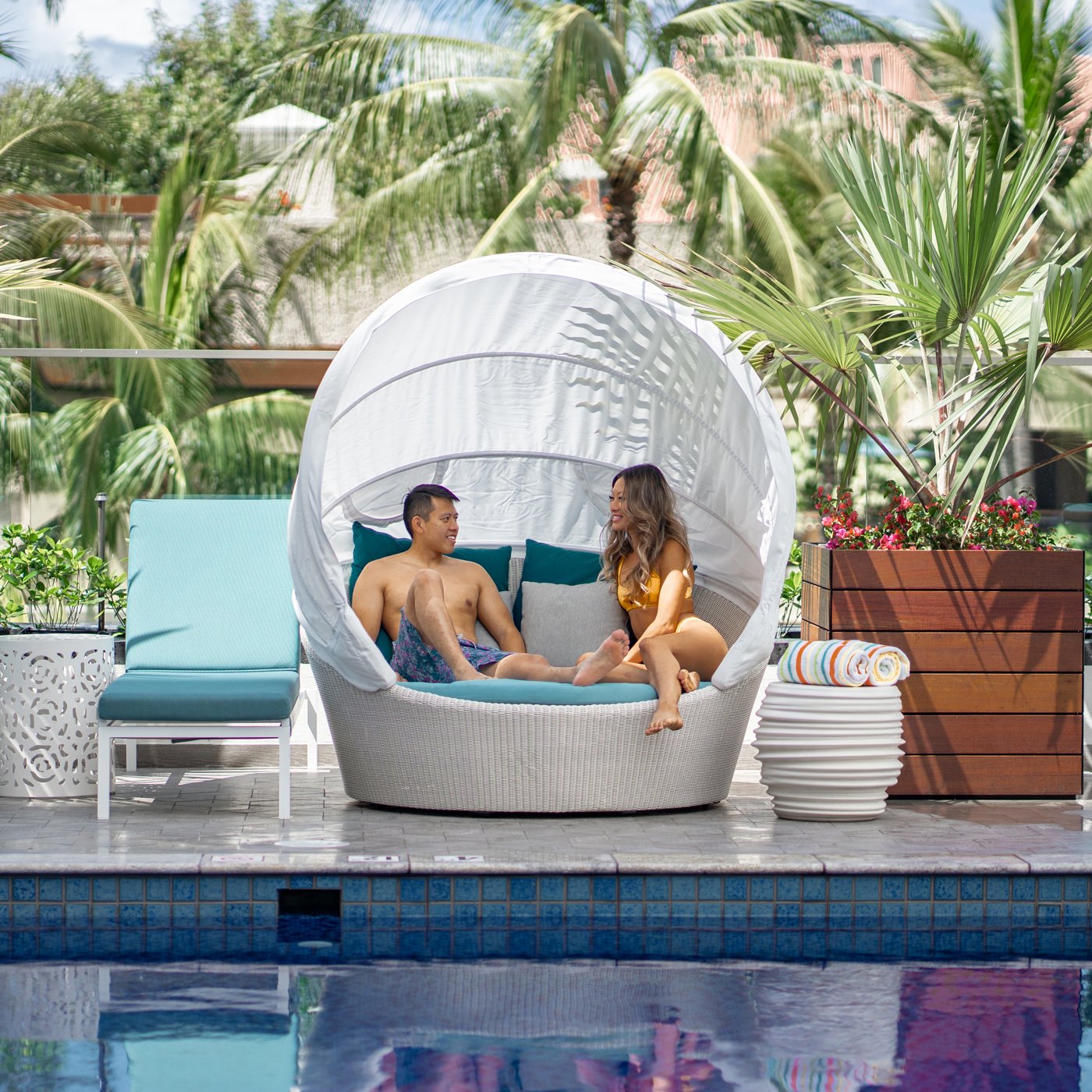 Außenansicht des Outrigger Waikiki Beachwalk Hotels