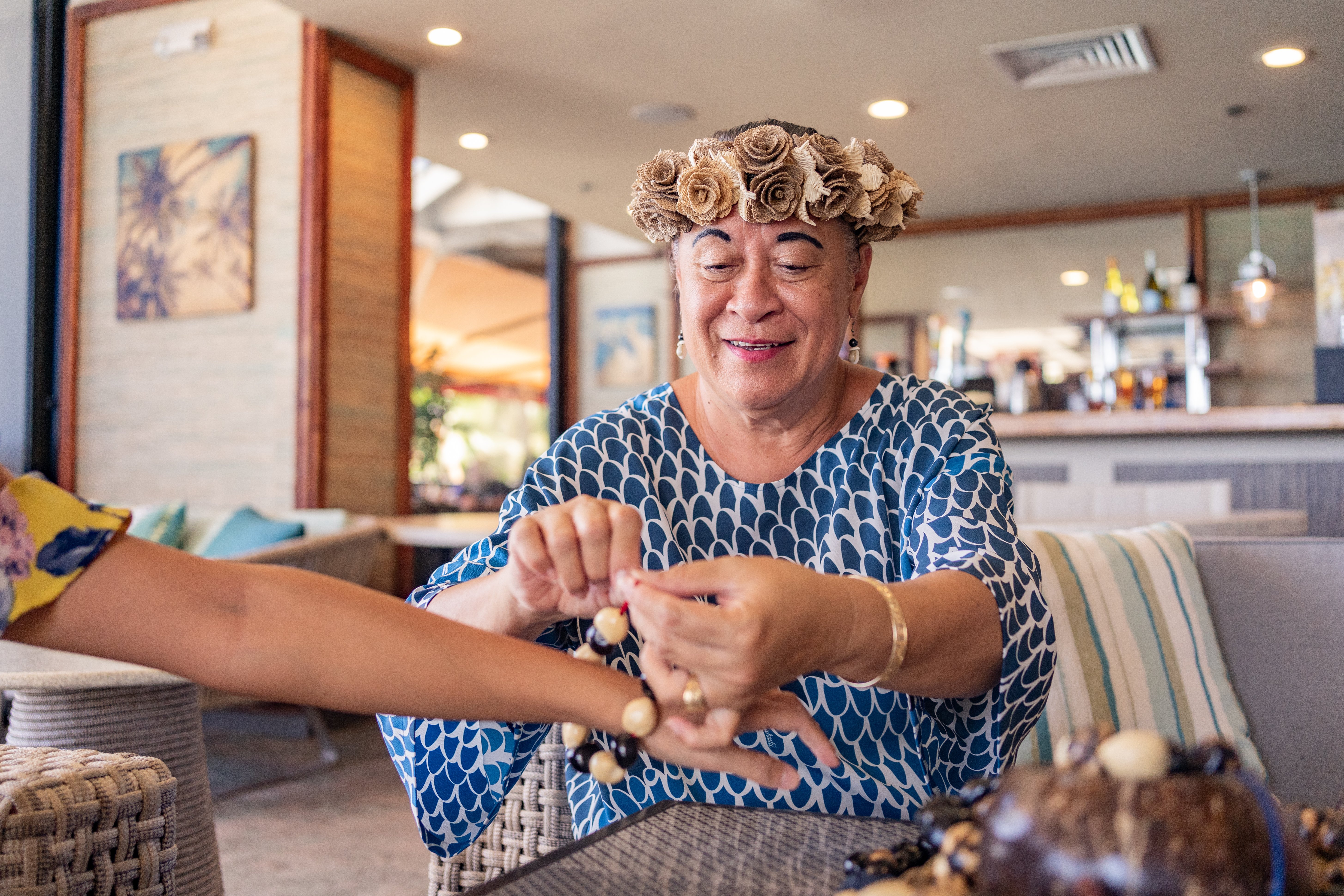 Kukui bracelet making